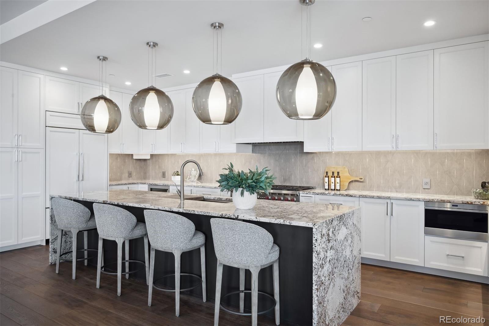 155 Steele Street Unit: 1112