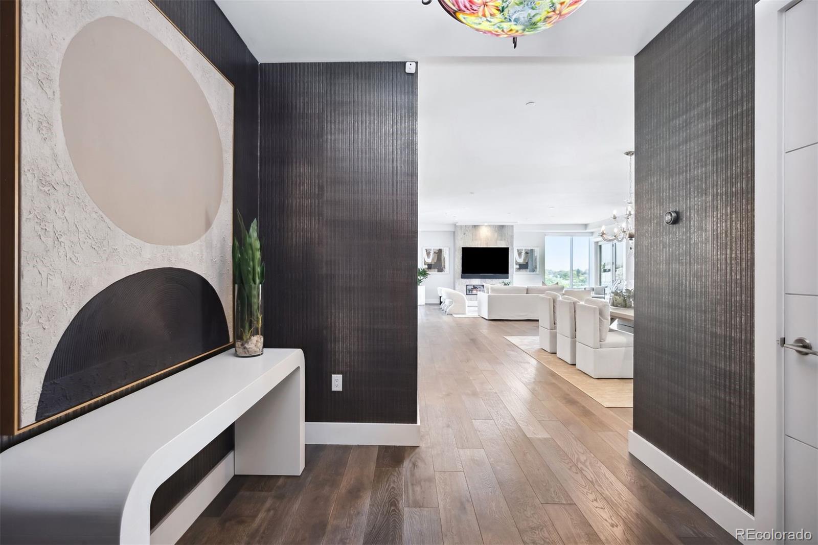 155 Steele Street Unit: 1112