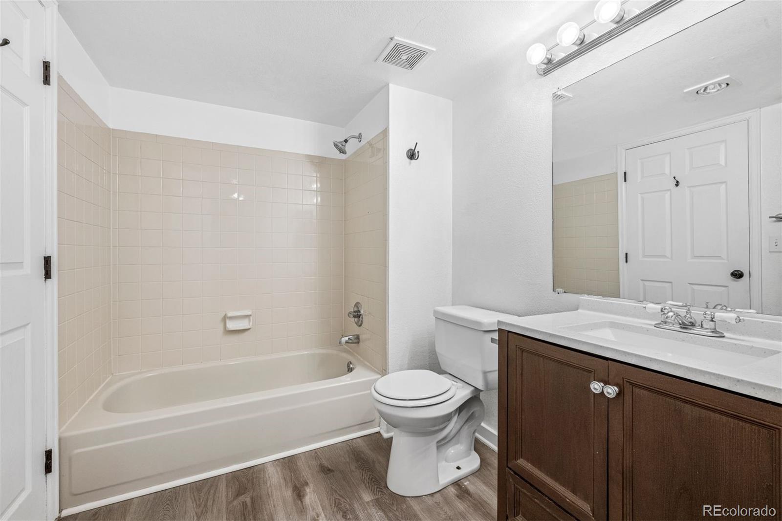 4899 S Dudley Street Unit: 7E