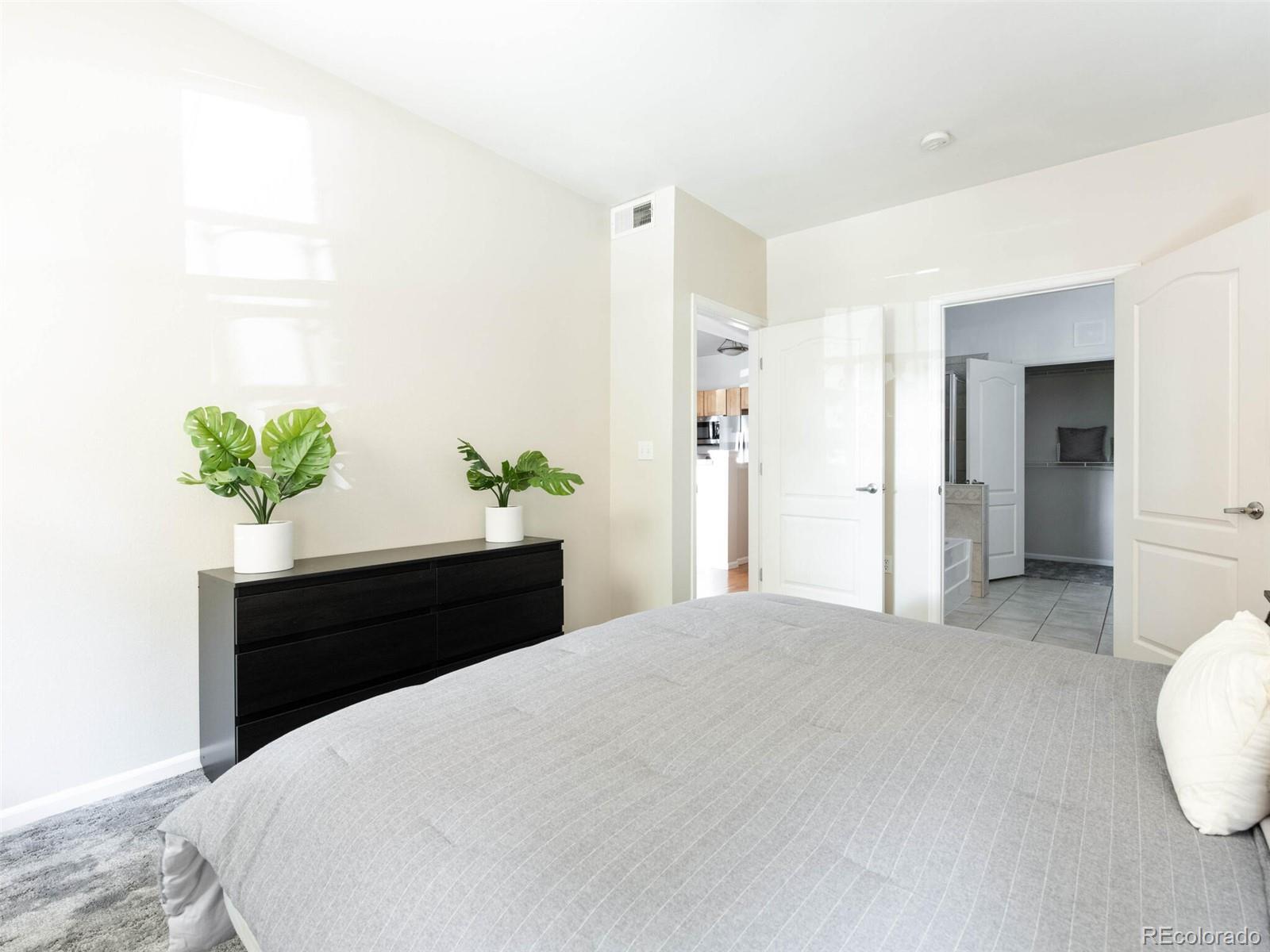 1655 N Humboldt Street Unit: 101