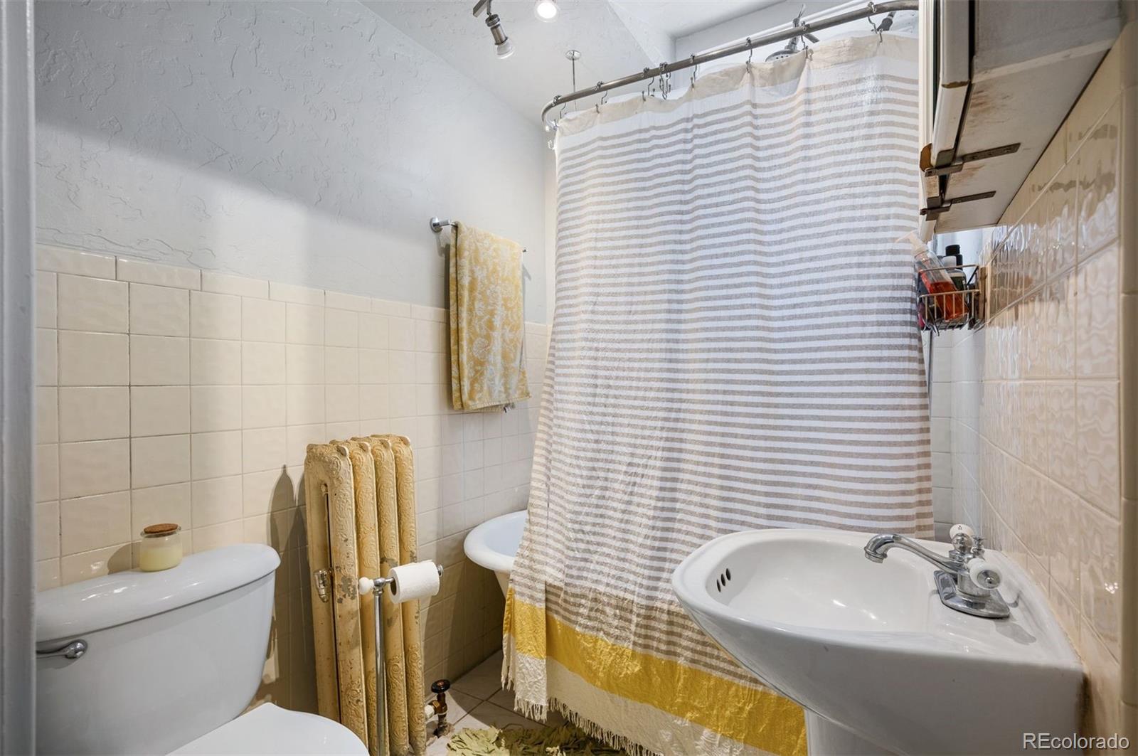 215 E 11th Avenue Unit: A11