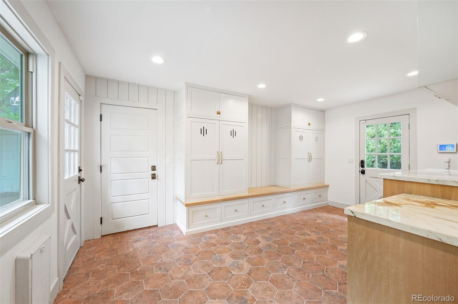 4951 W Ottawa Avenue