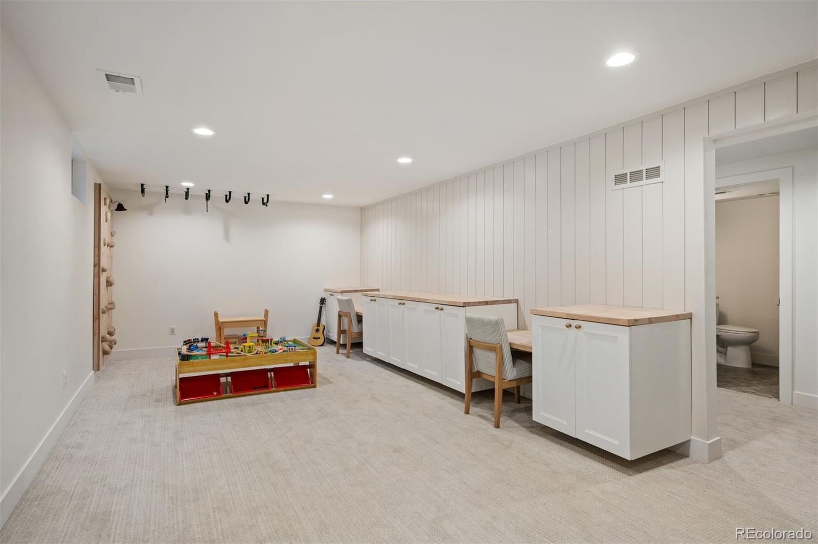 4951 W Ottawa Avenue