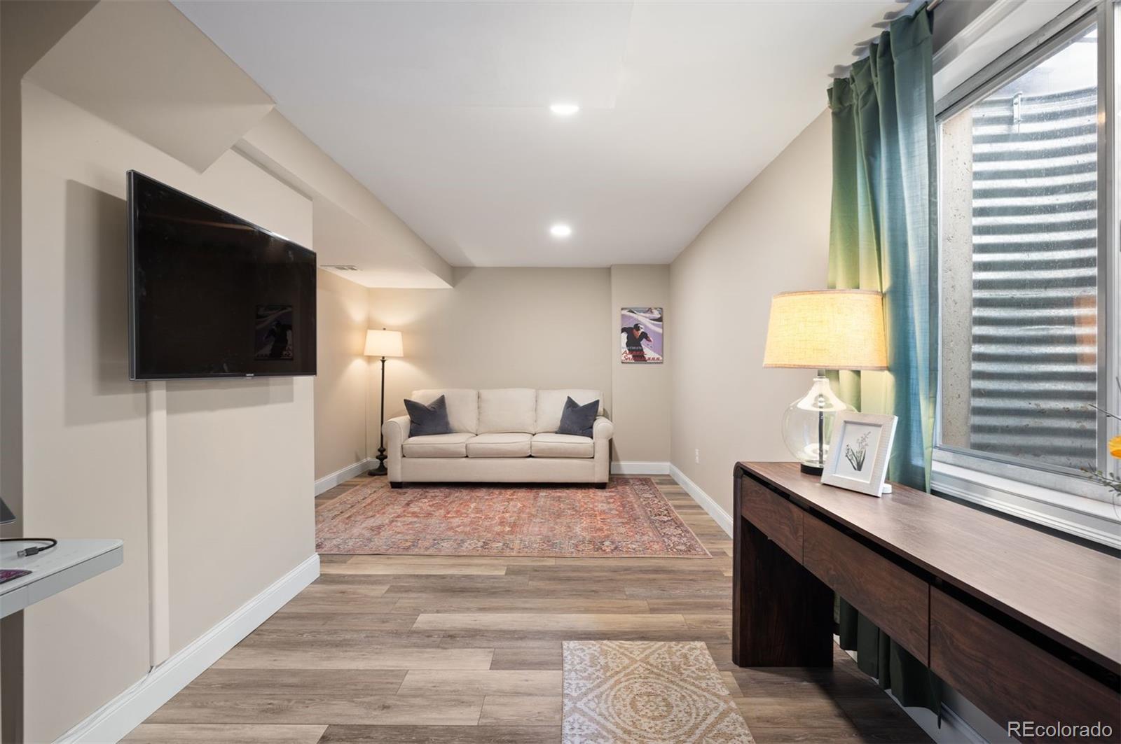 1010 Mercury Drive