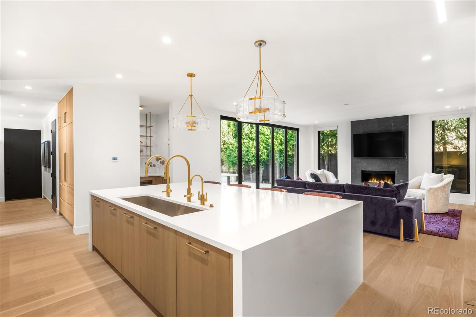600 S Franklin Street Unit: "L"
