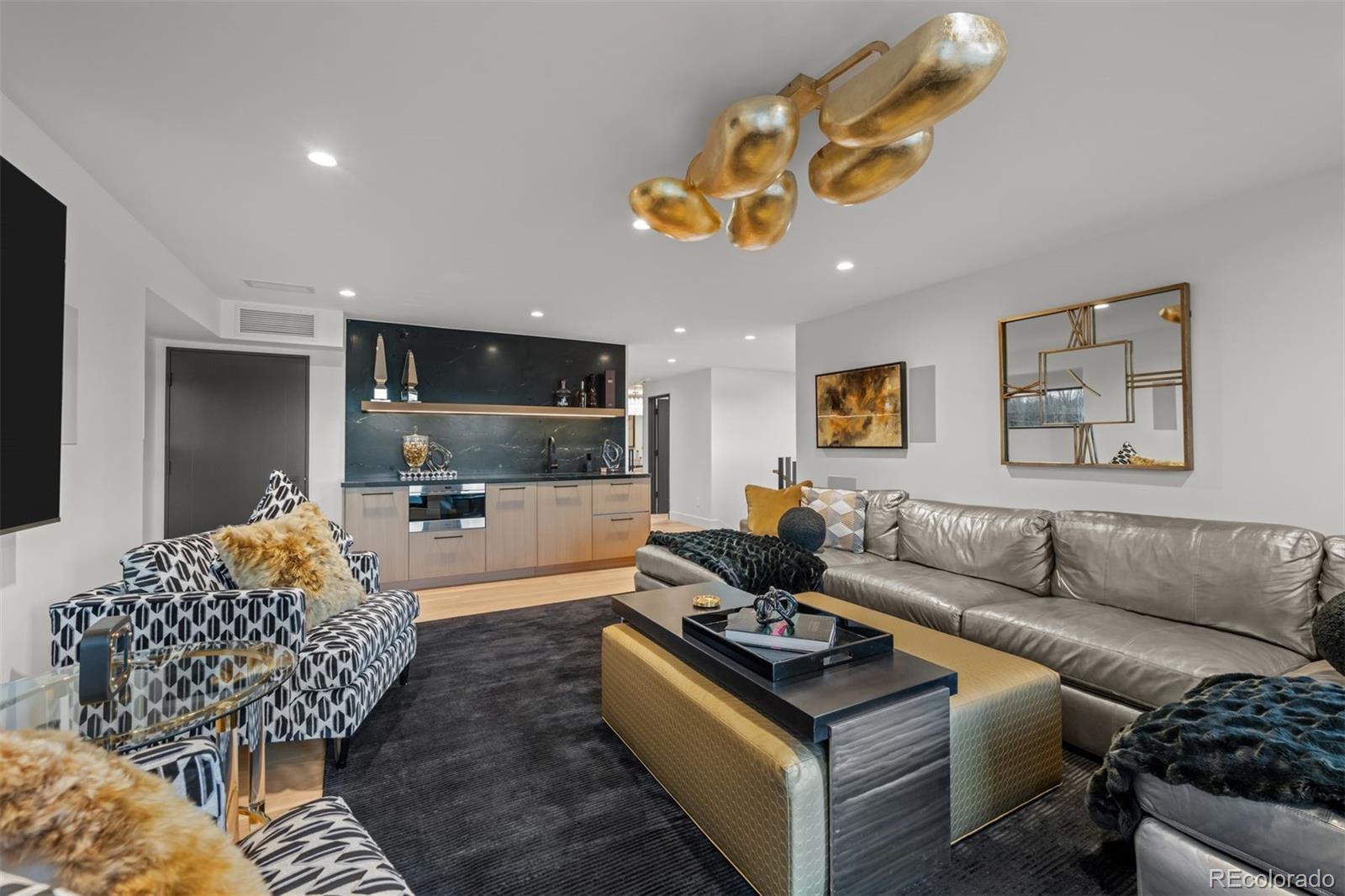600 S Franklin Street Unit: "L"
