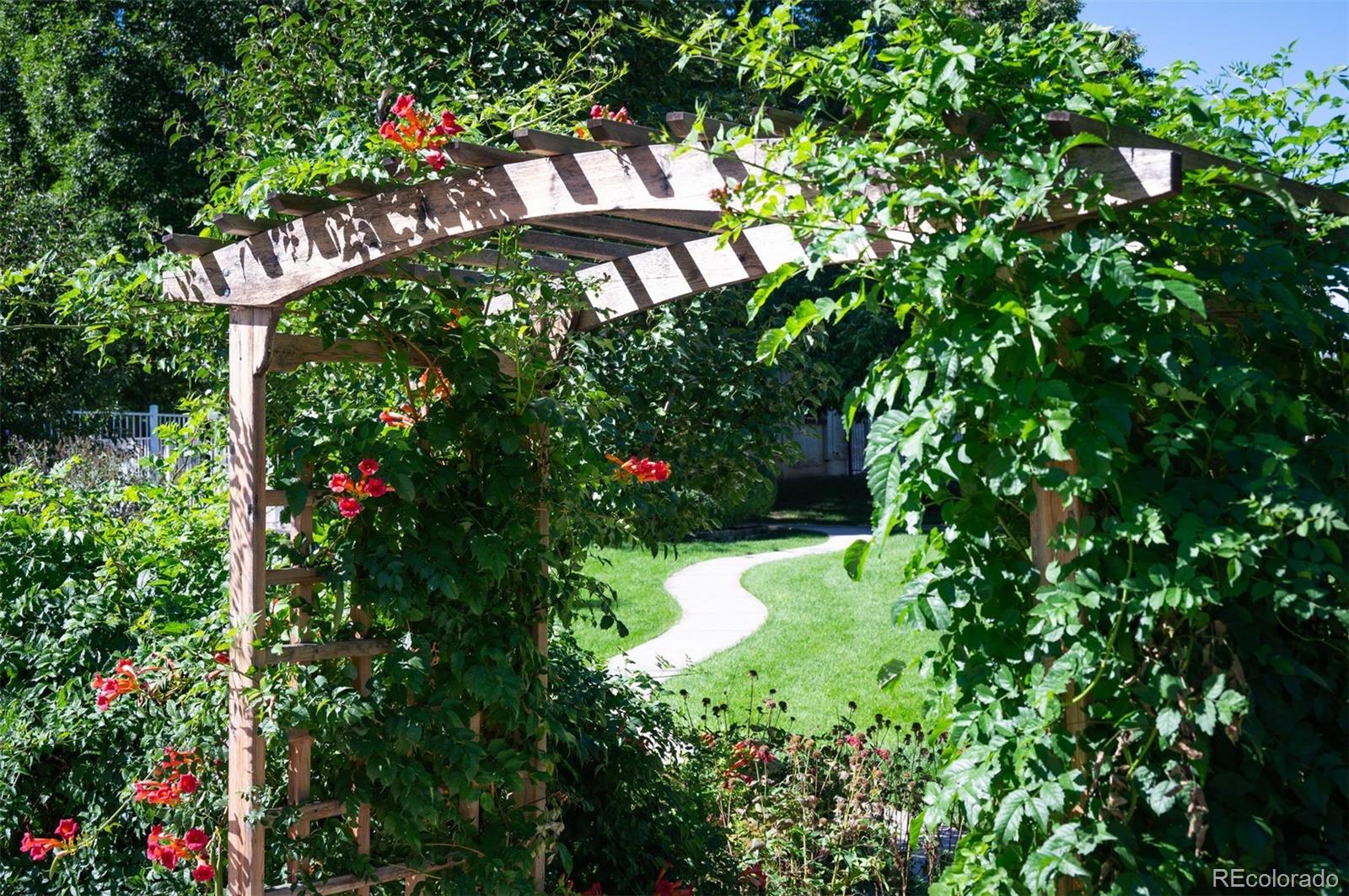 2225 S Jasmine Street Unit: 316