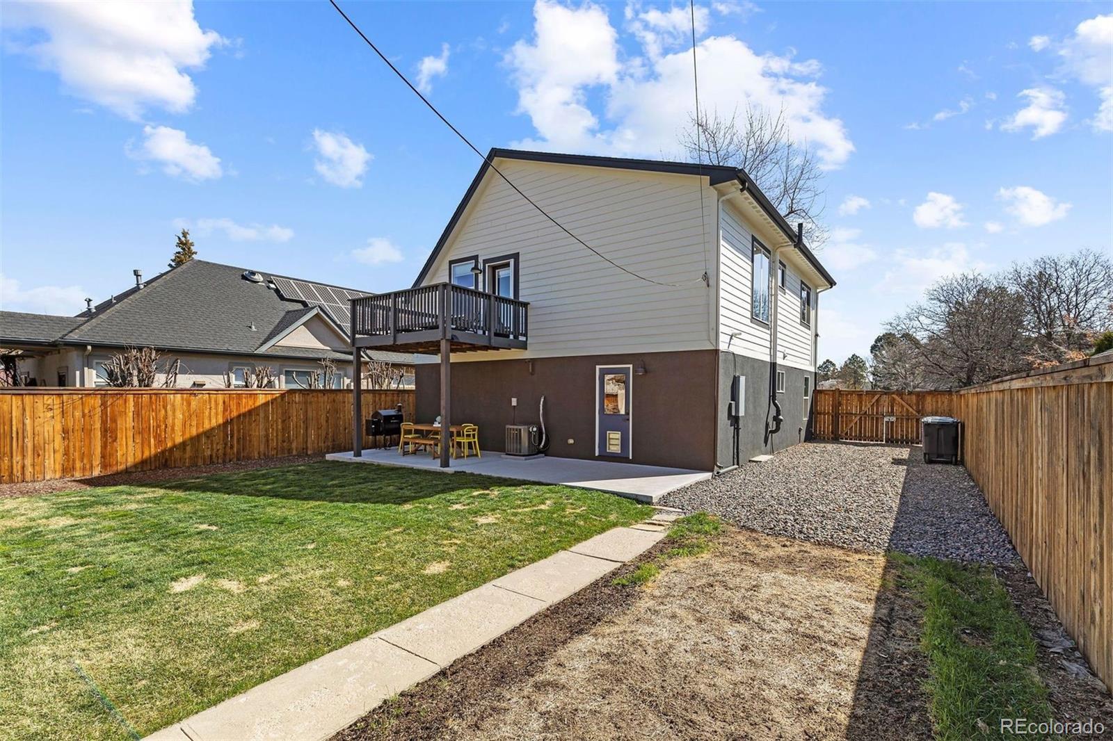 1053 S Locust Street