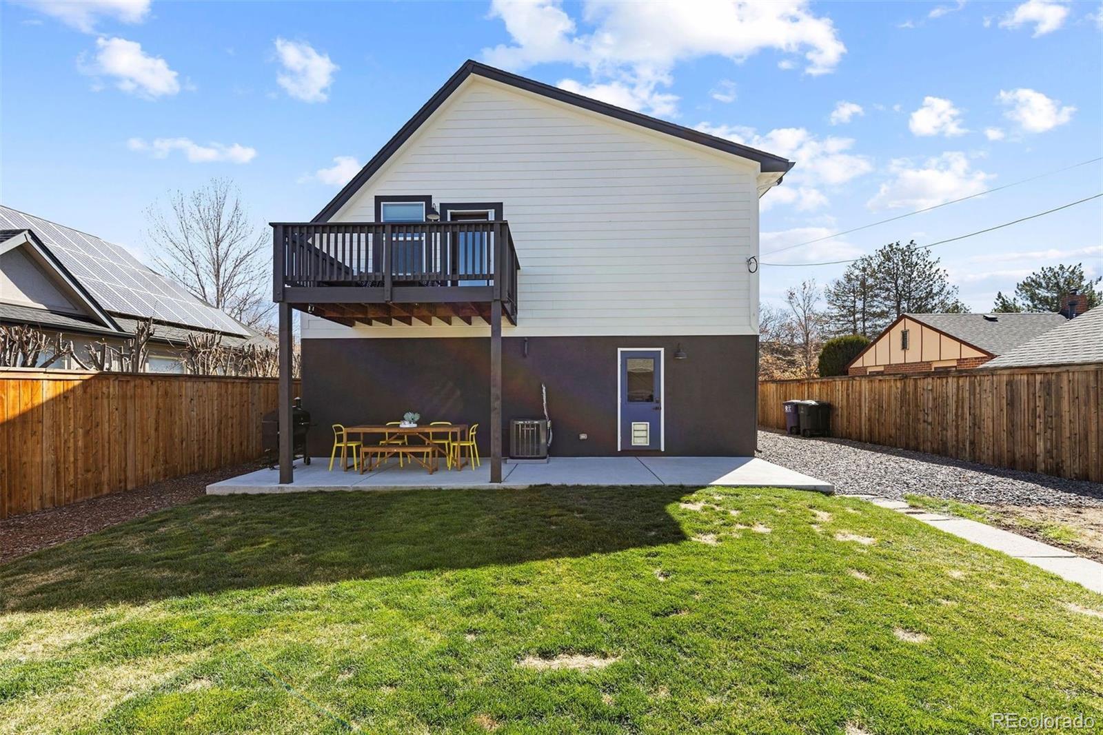 1053 S Locust Street