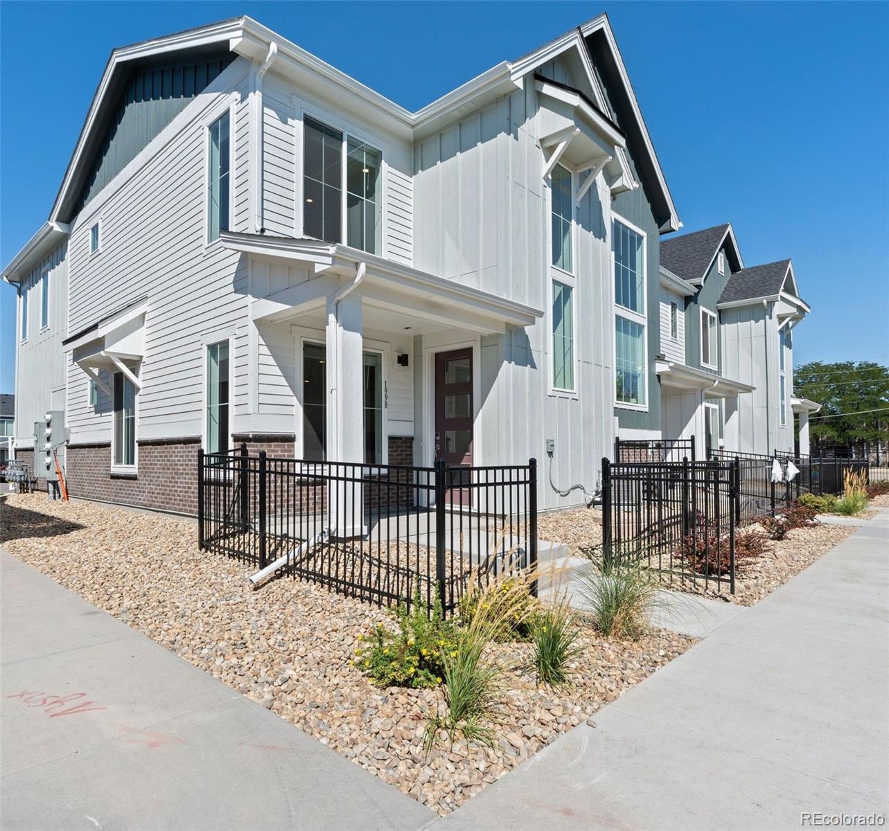1998 S Poplar Court