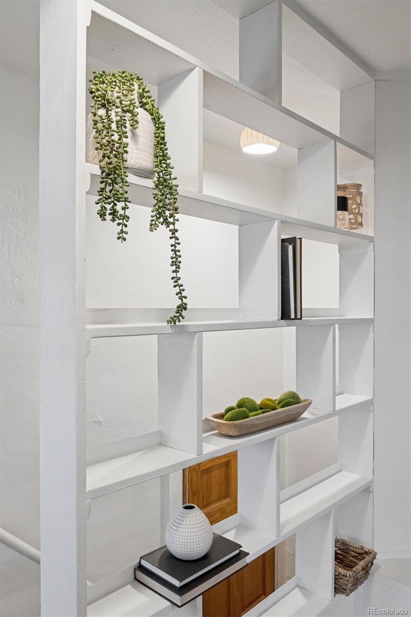 5359 S Windermere Street