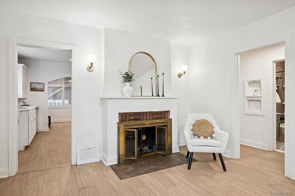 5359 S Windermere Street