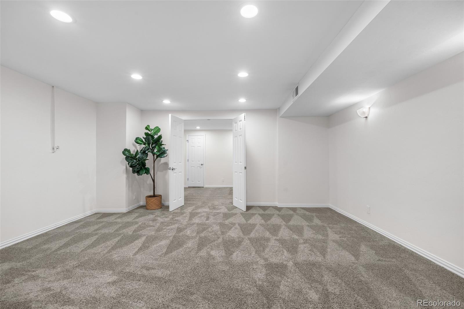 5471 S Sherman Street