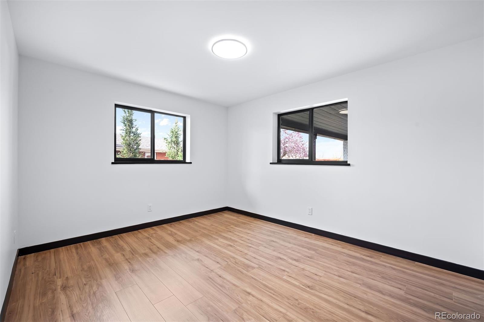 13005 Willow Lane