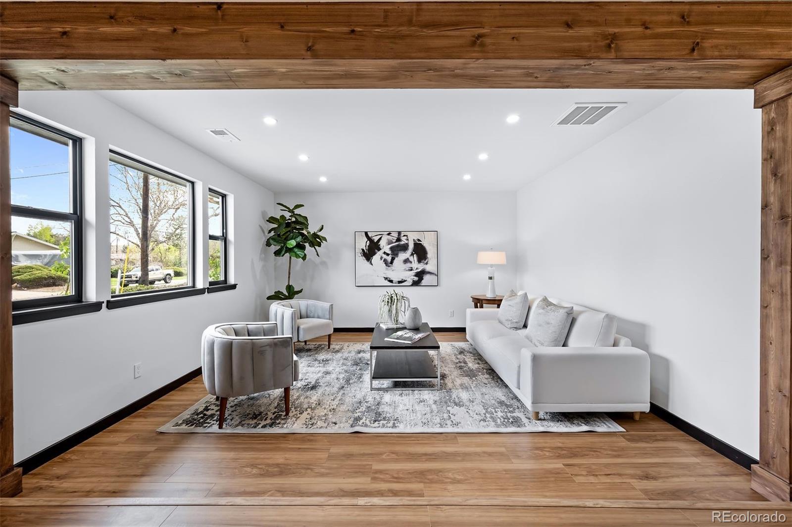 13005 Willow Lane