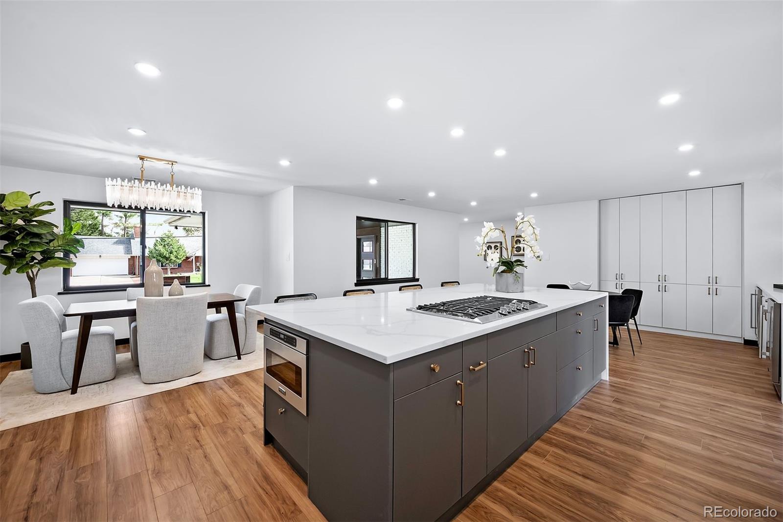 13005 Willow Lane
