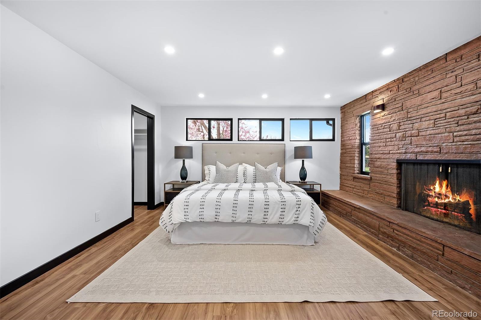 13005 Willow Lane