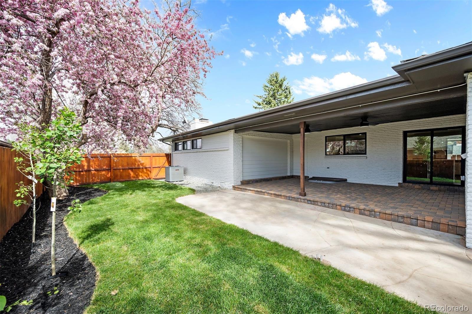 13005 Willow Lane