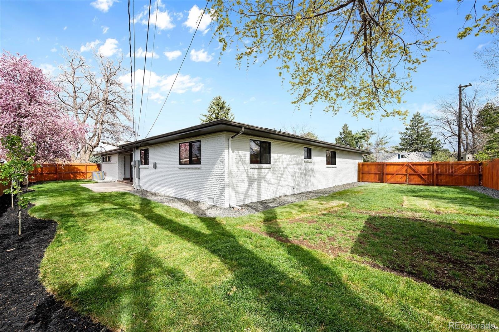 13005 Willow Lane