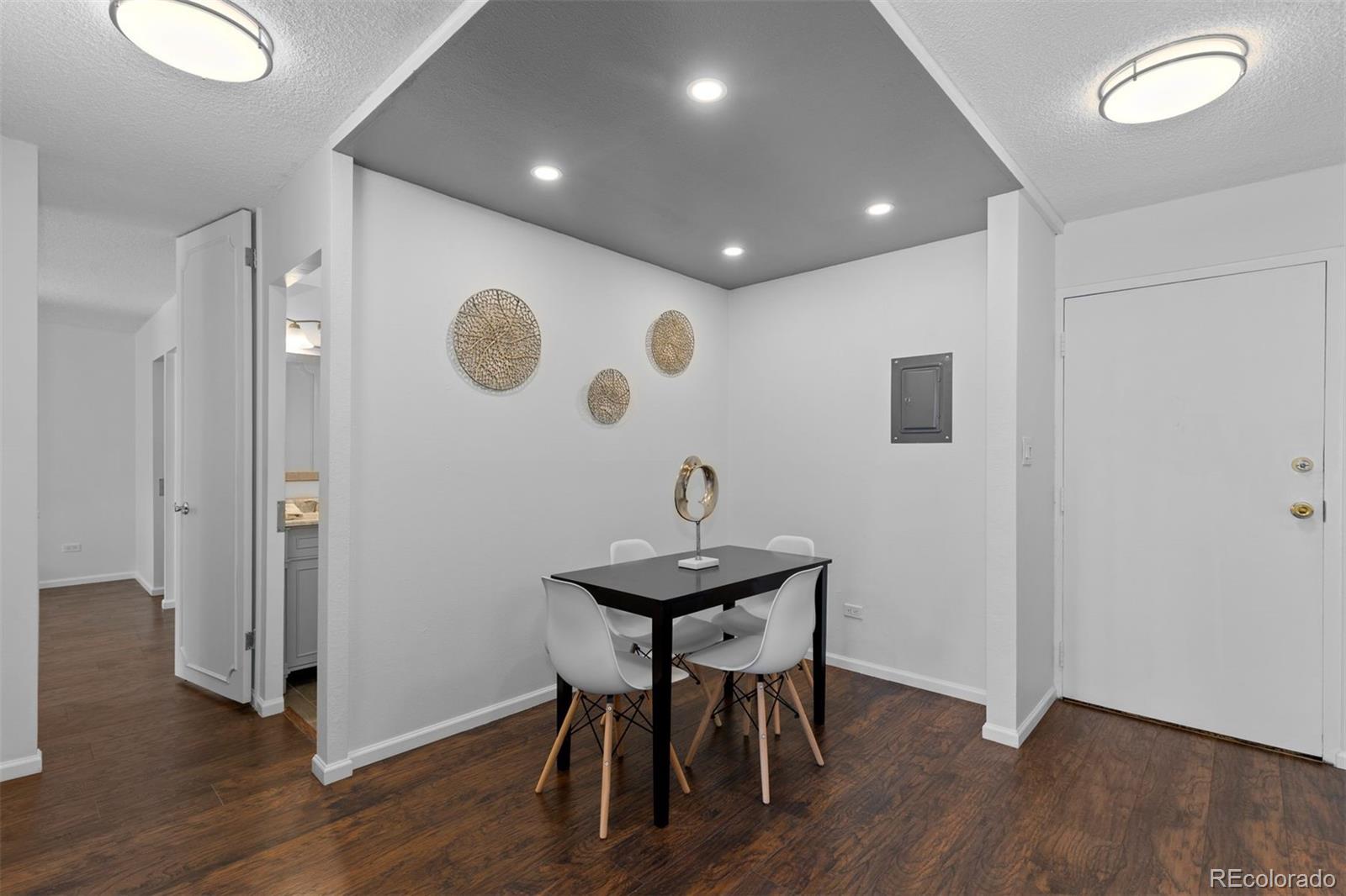 610 S Clinton Street Unit: 10A