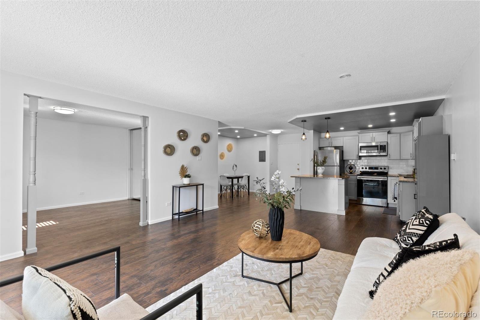 610 S Clinton Street Unit: 10A