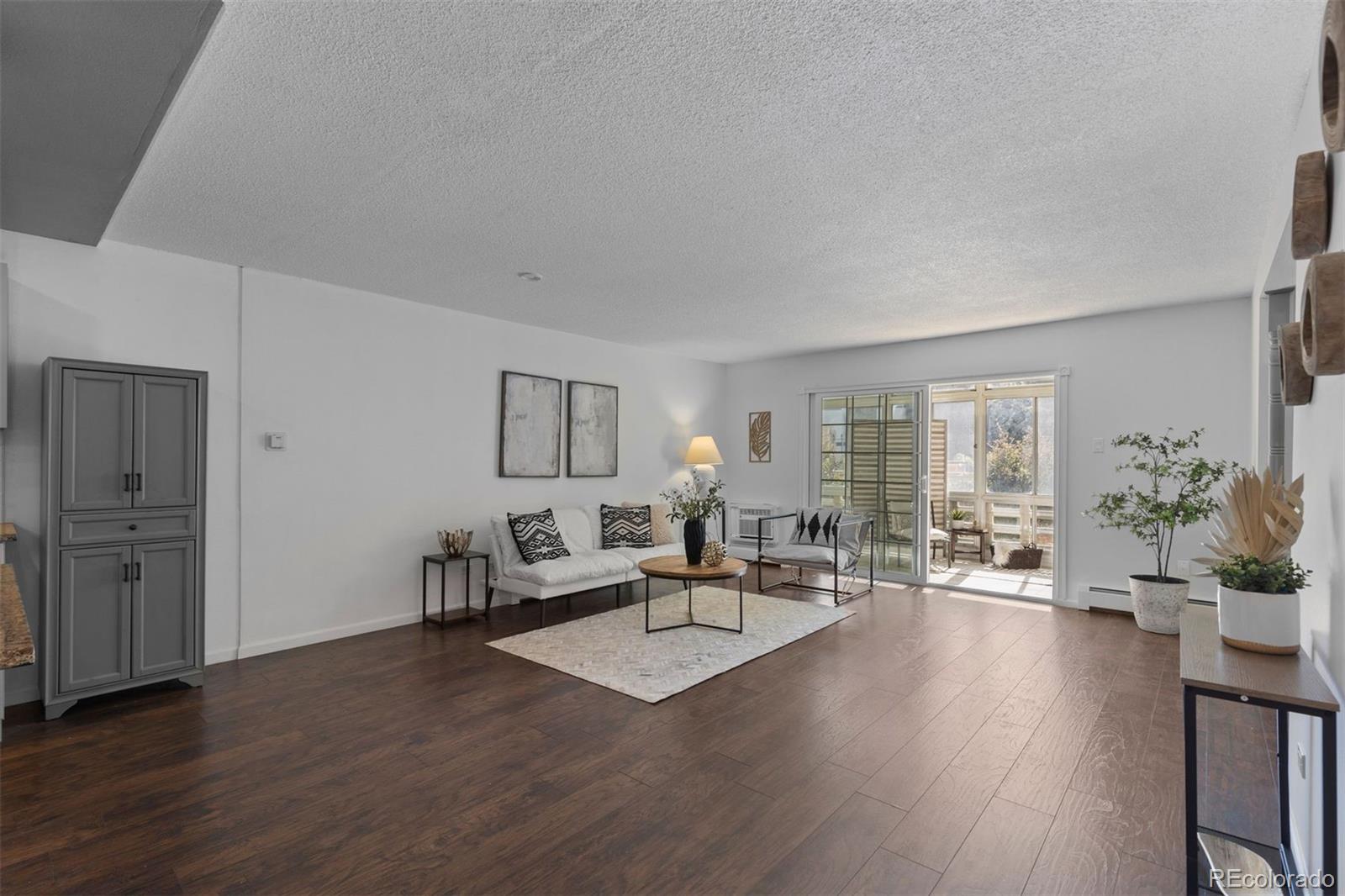 610 S Clinton Street Unit: 10A
