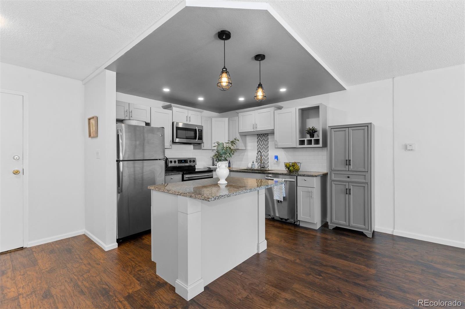 610 S Clinton Street Unit: 10A