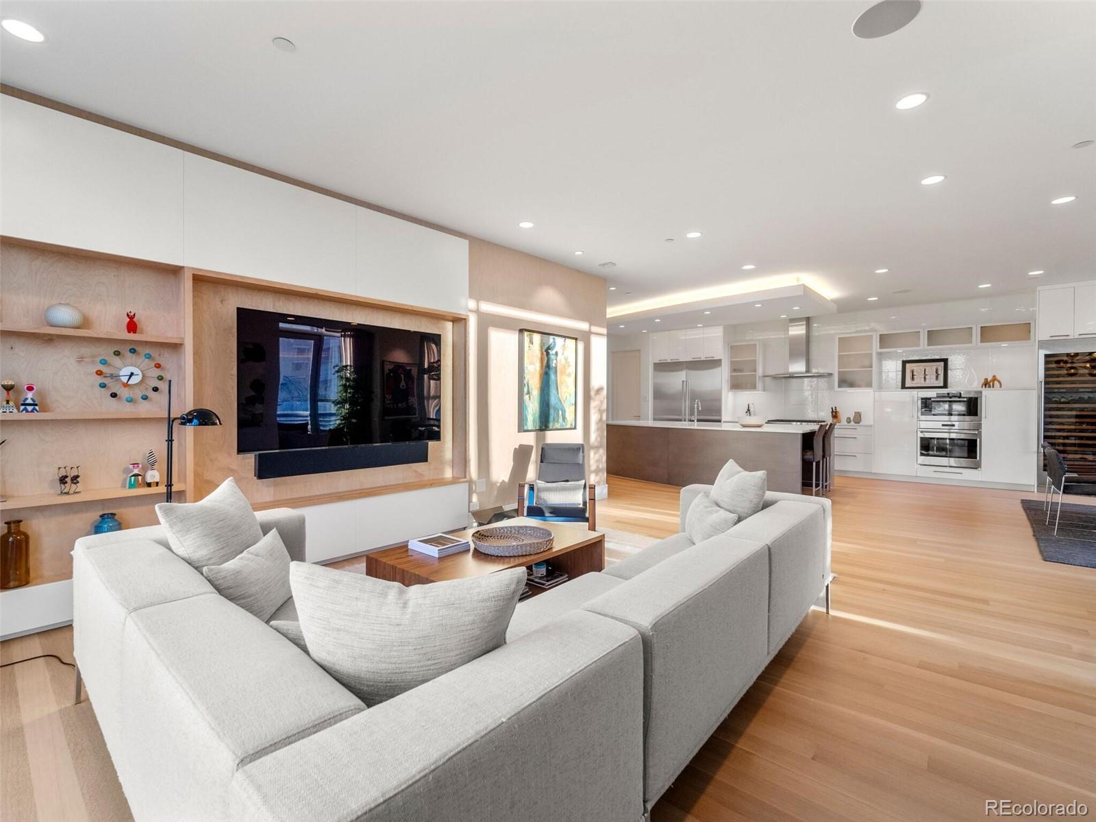 2800 E 2nd Avenue Unit: 302