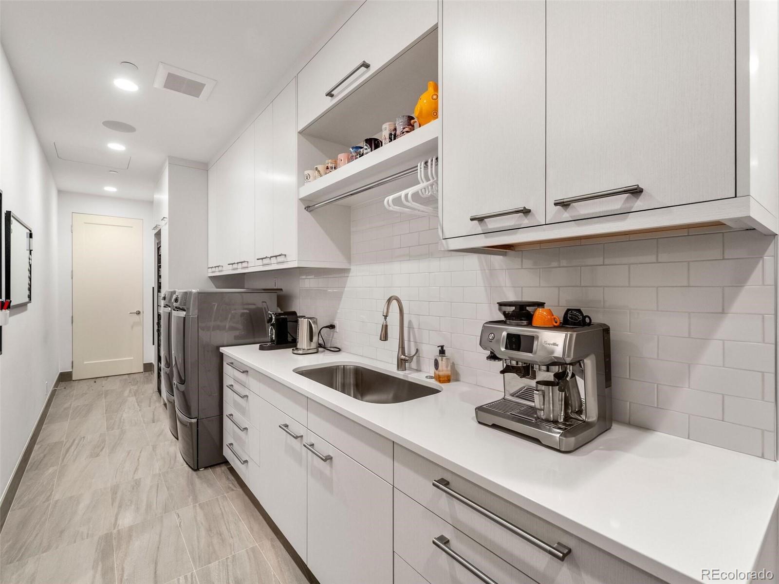 2800 E 2nd Avenue Unit: 302