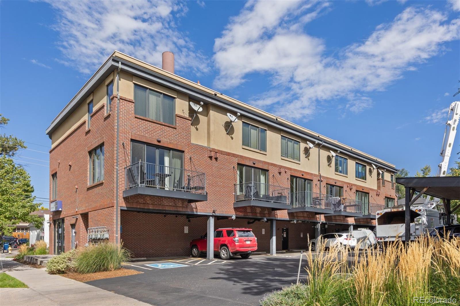 2700 E Louisiana Avenue Unit: 103