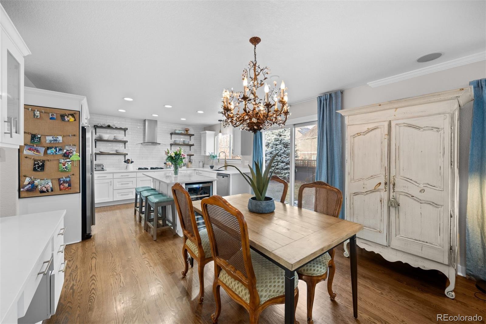 1004 Roslyn Court
