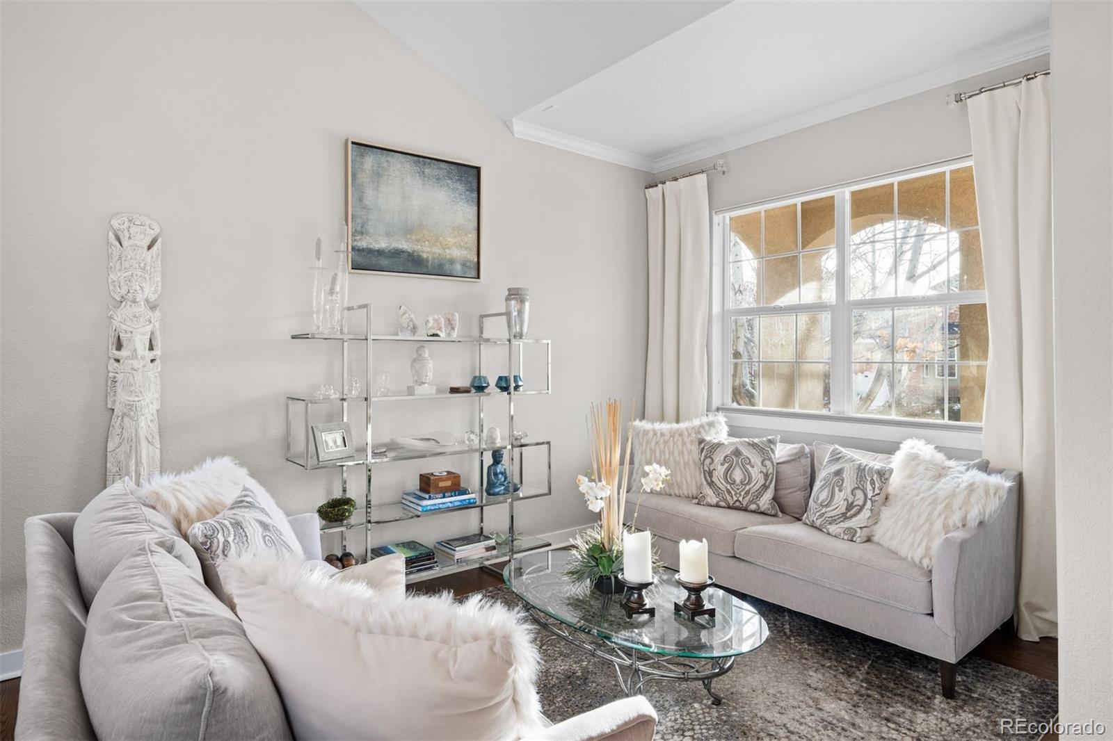 1004 Roslyn Court
