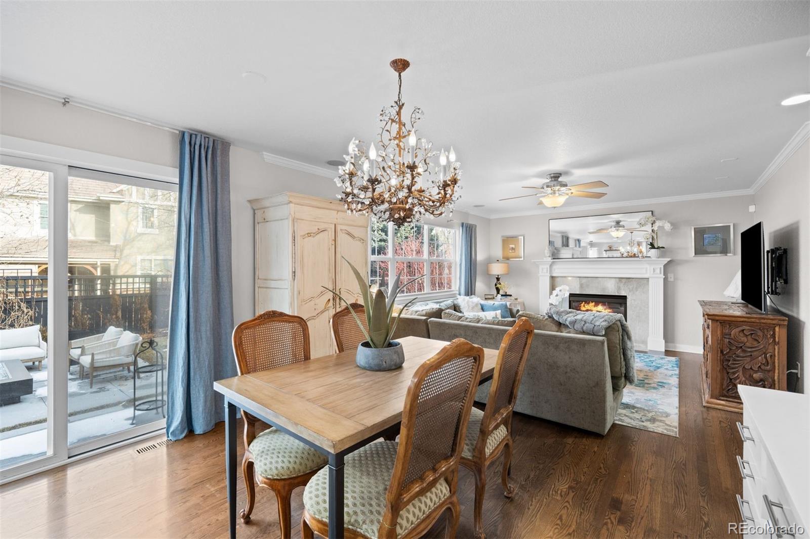 1004 Roslyn Court