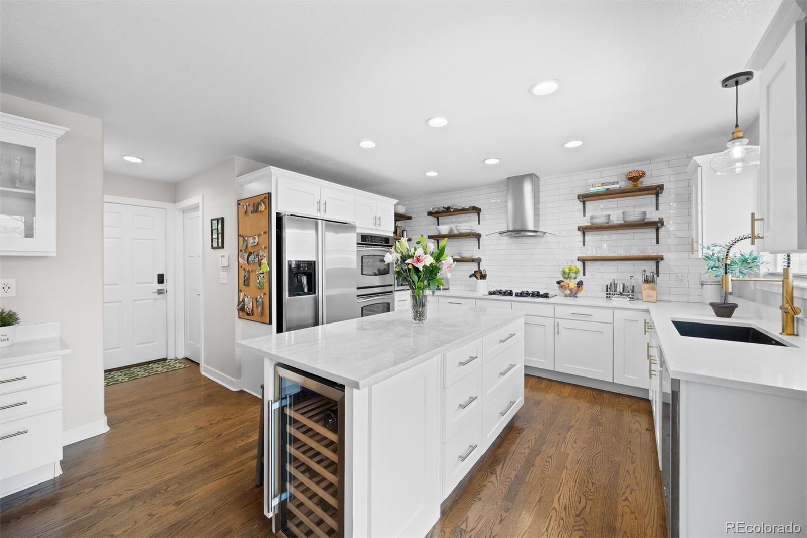 1004 Roslyn Court