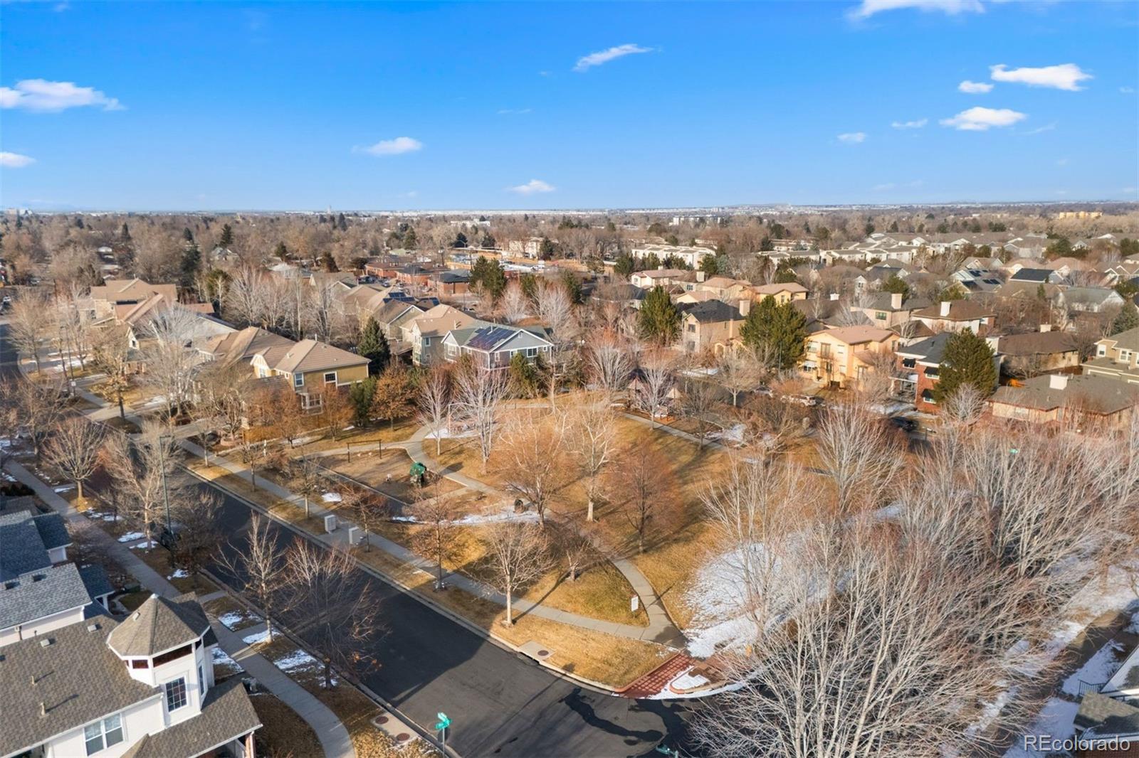 1004 Roslyn Court
