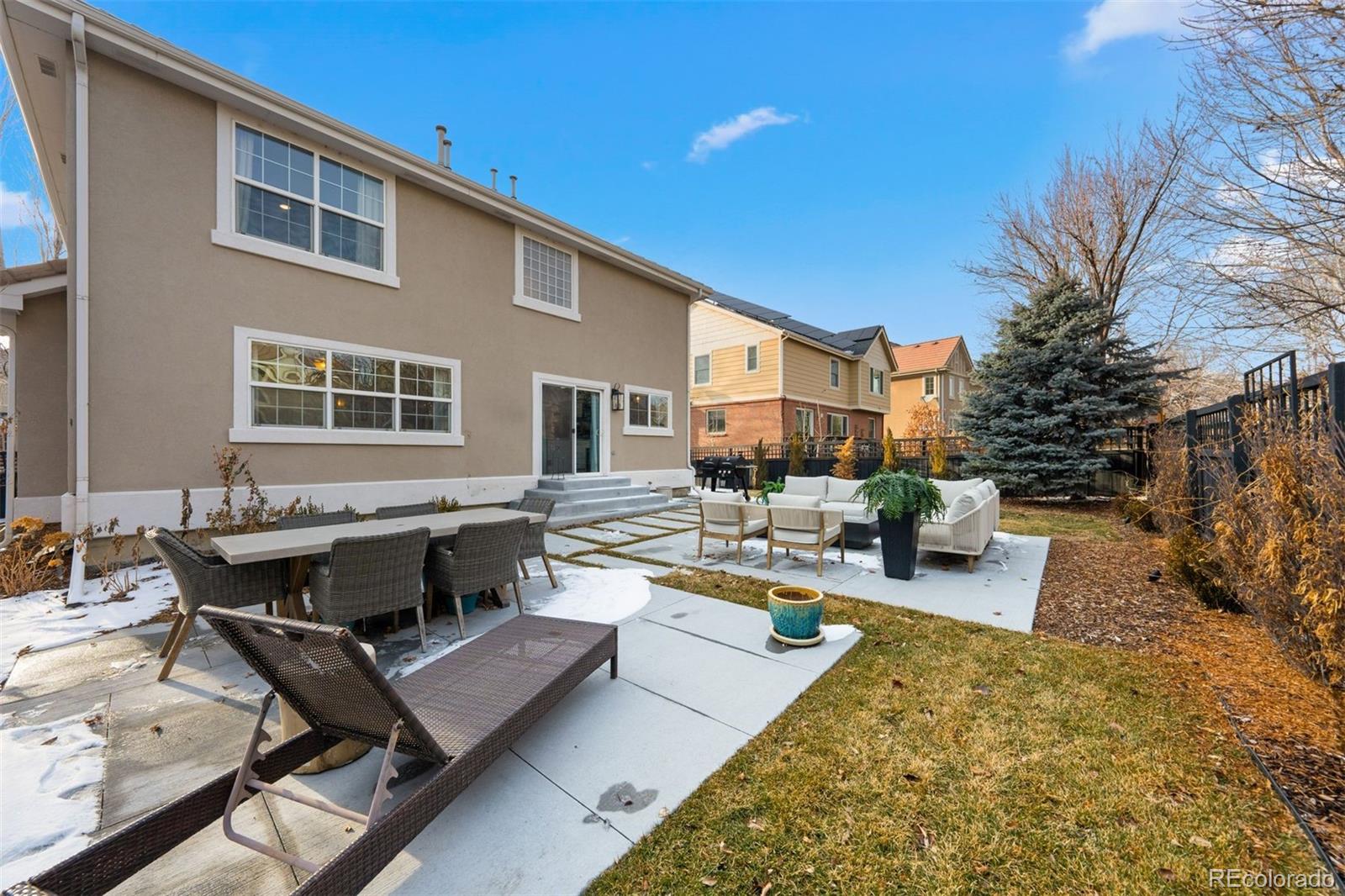 1004 Roslyn Court
