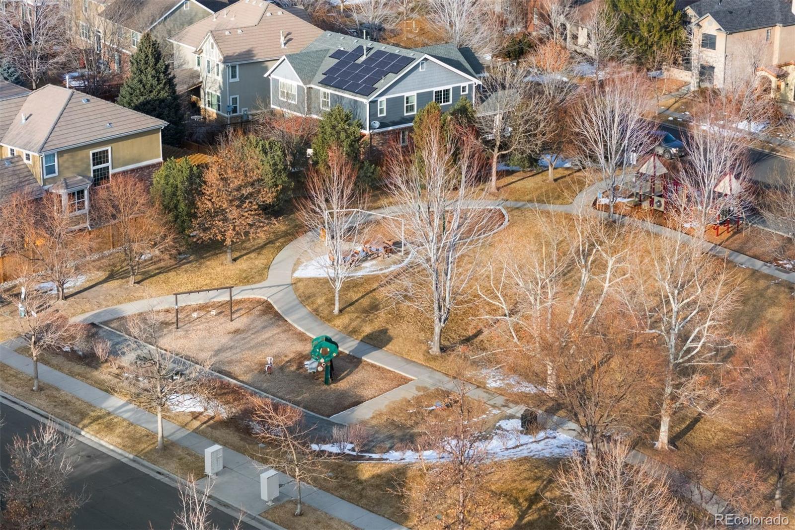 1004 Roslyn Court