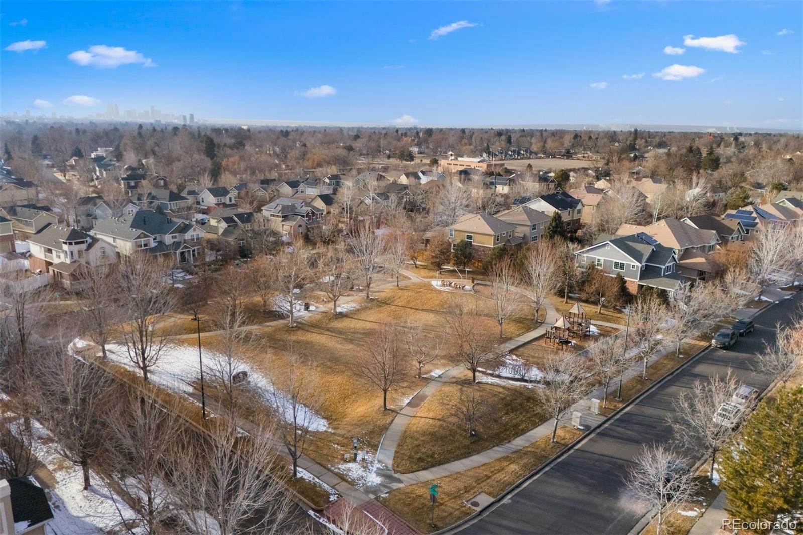 1004 Roslyn Court