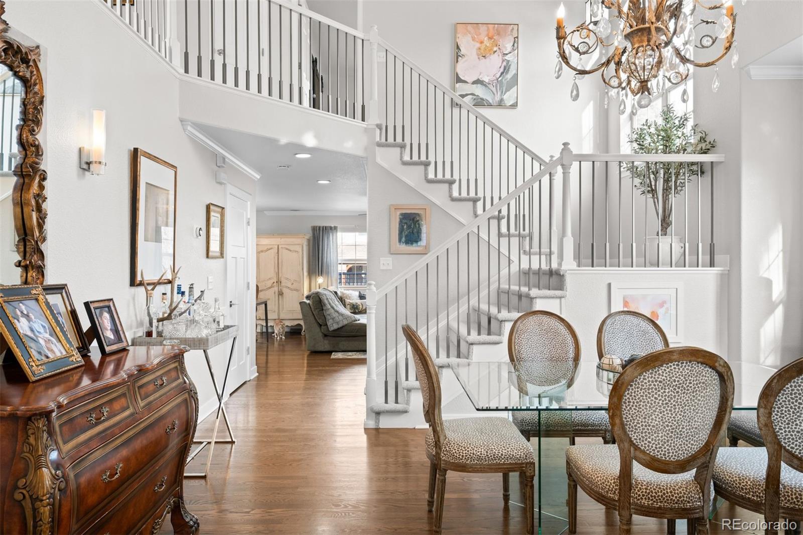 1004 Roslyn Court