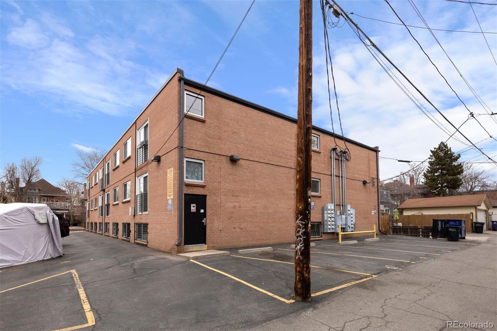 1032 N Clarkson Street Unit: 201