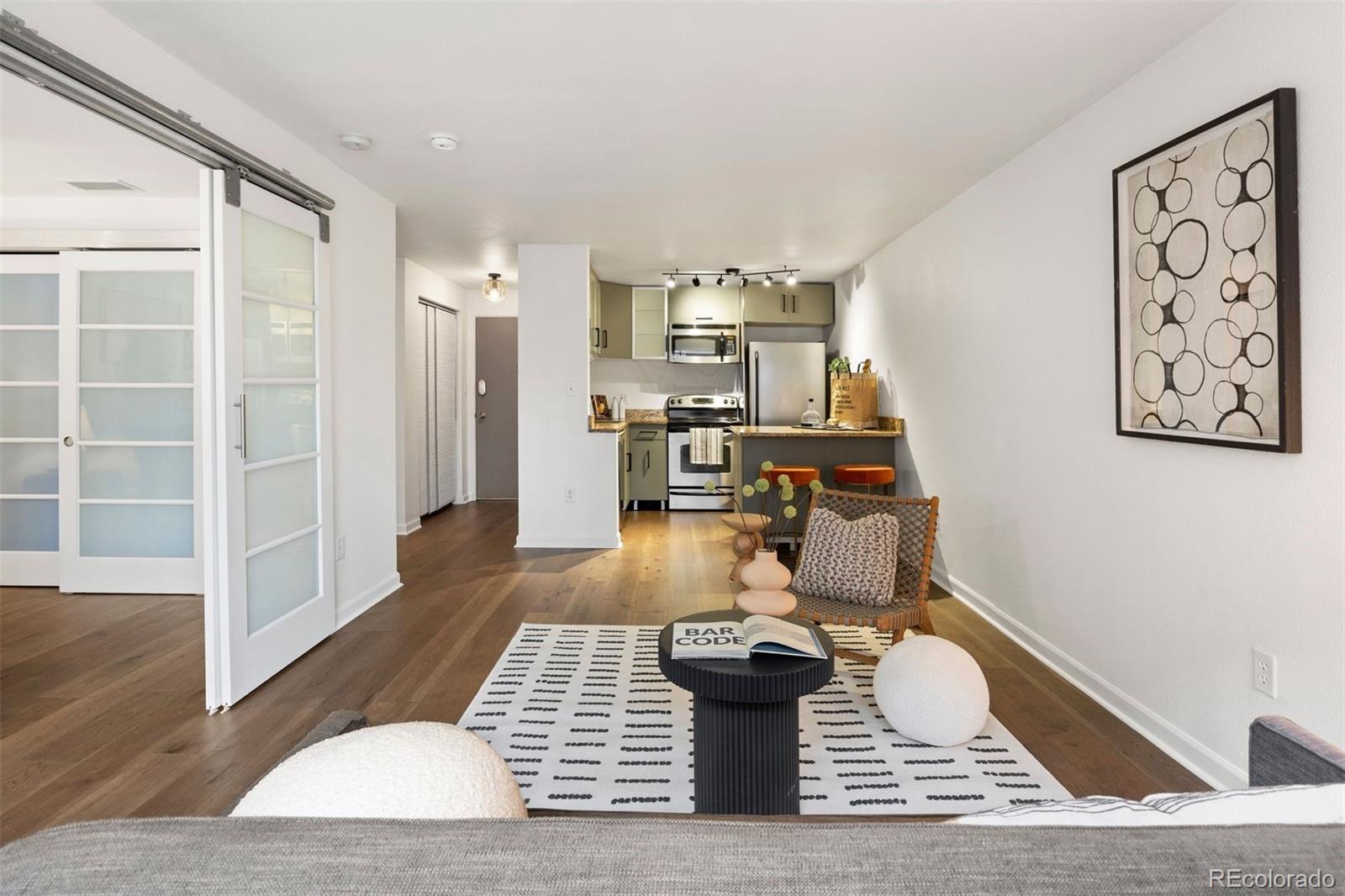 1032 N Clarkson Street Unit: 201