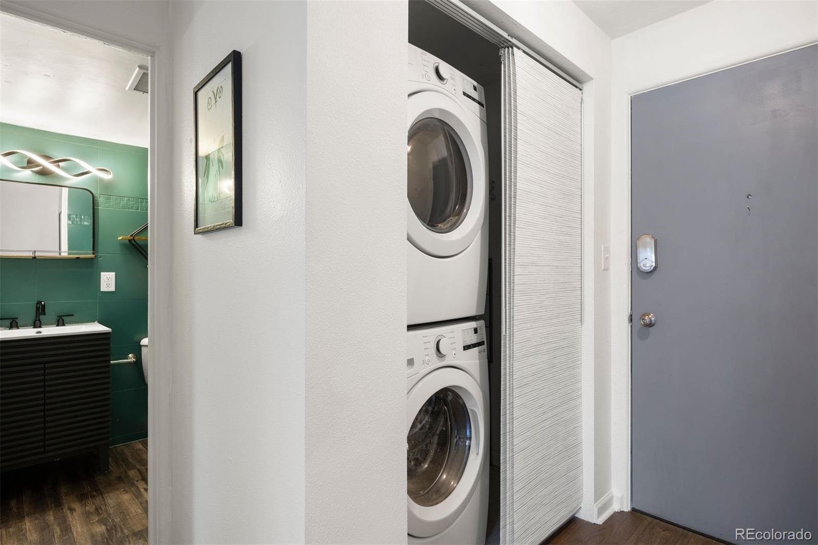 1032 N Clarkson Street Unit: 201