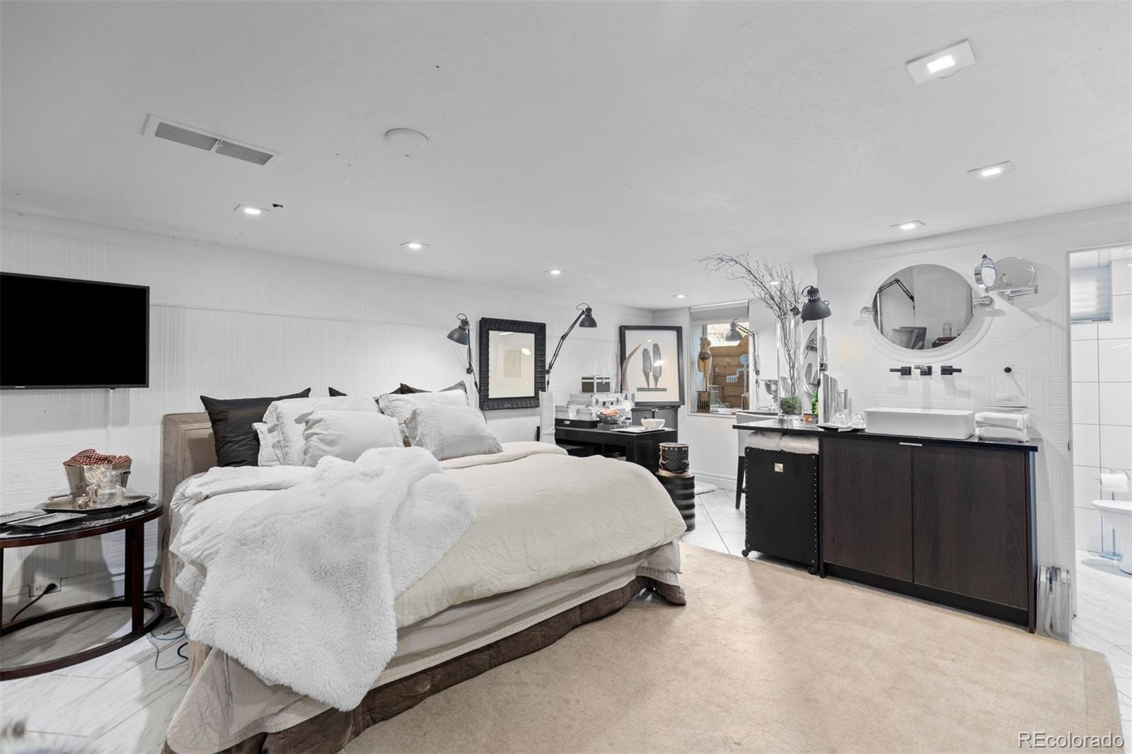 2510 N Monaco St Pkwy