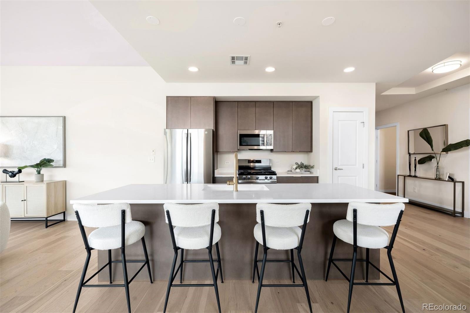 2001 Lincoln Street Unit: 721