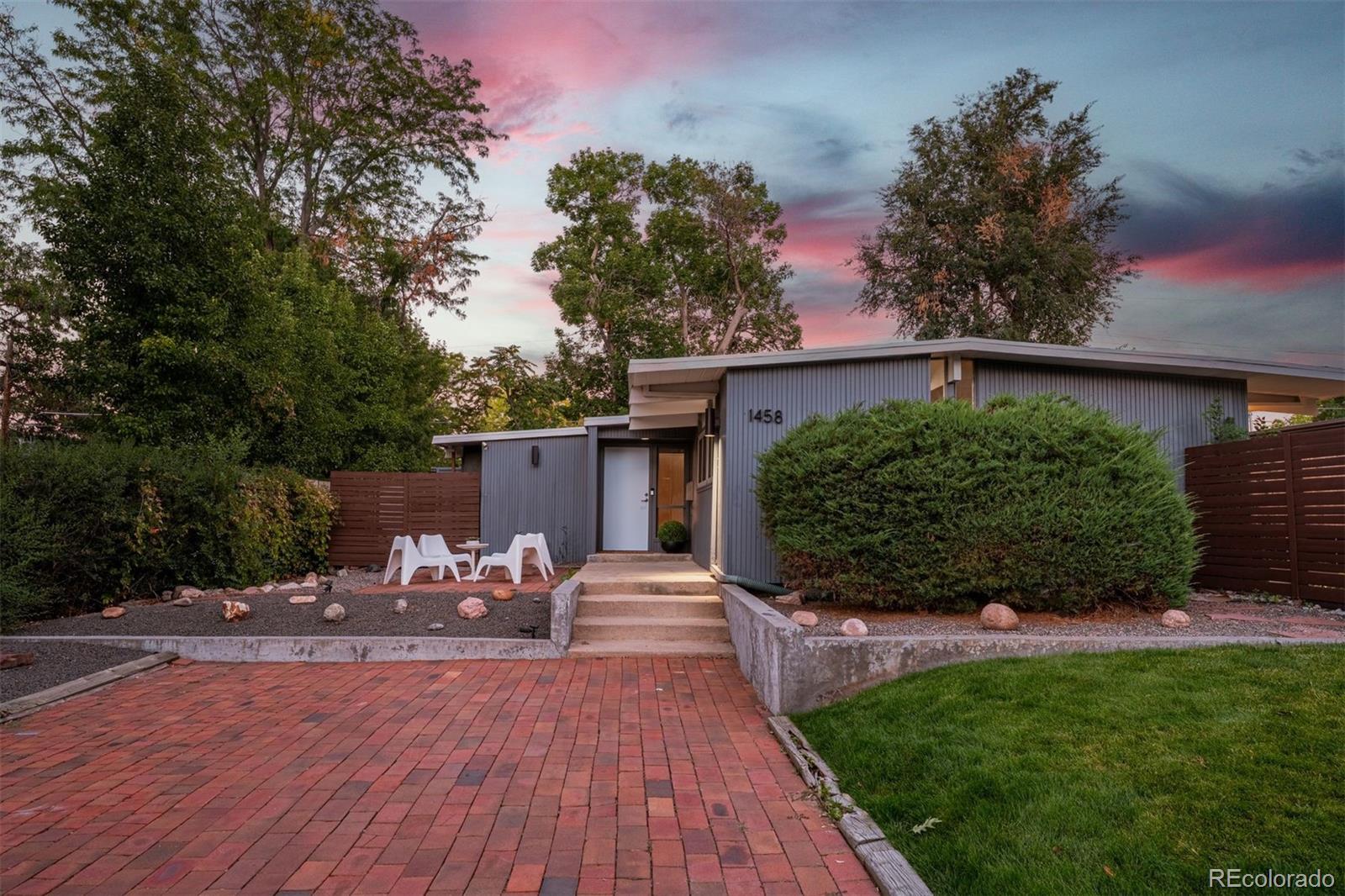 1458 S Fairfax Street