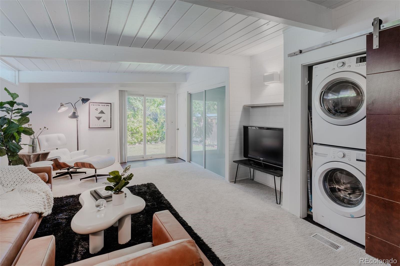 1458 S Fairfax Street