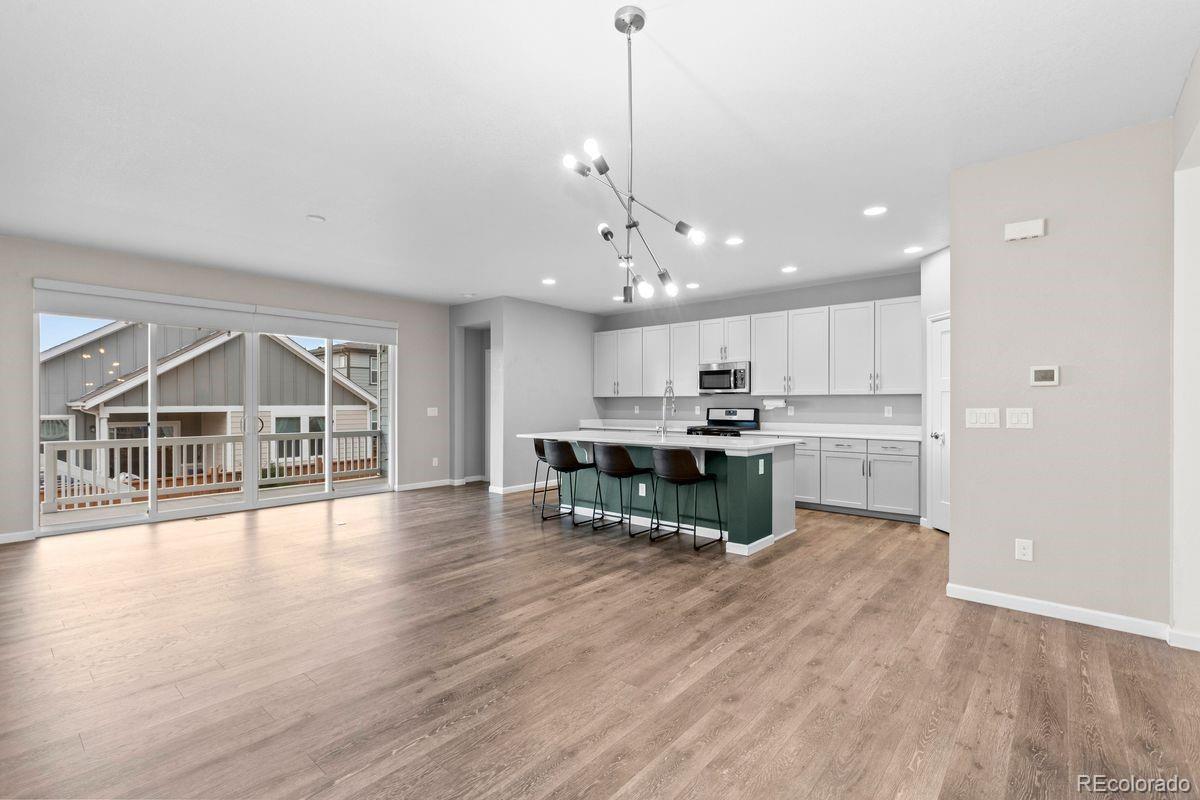544 W 174th Place