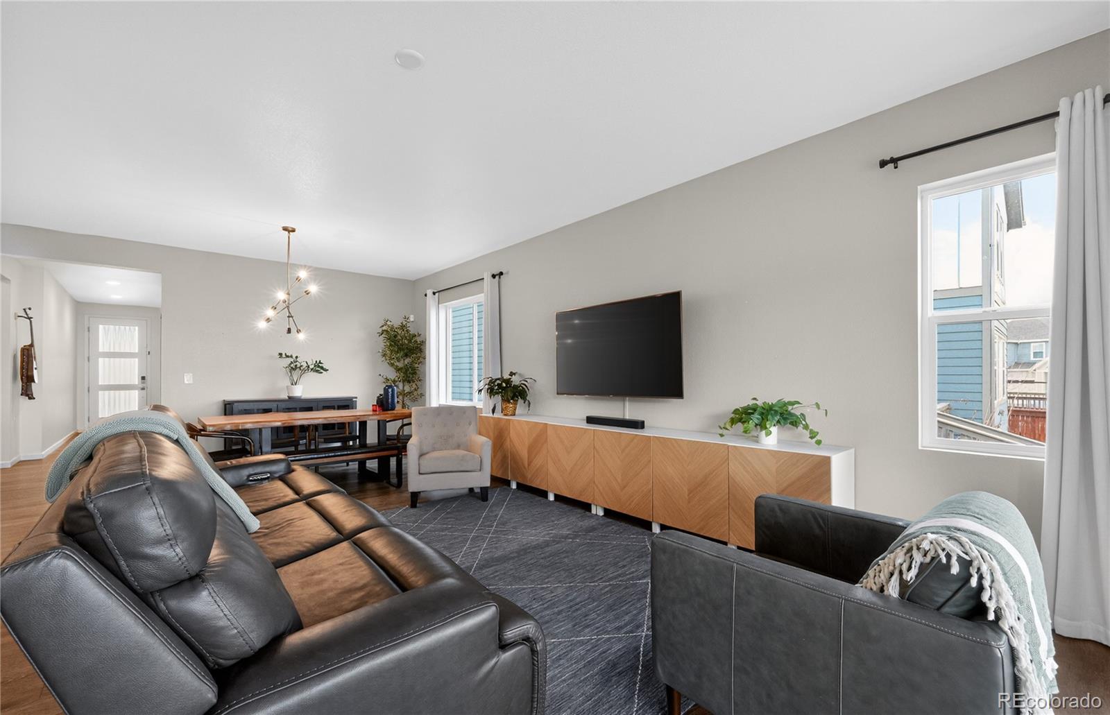544 W 174th Place