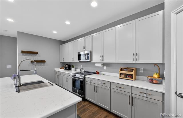 544 W 174th Place