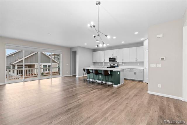 544 W 174th Place